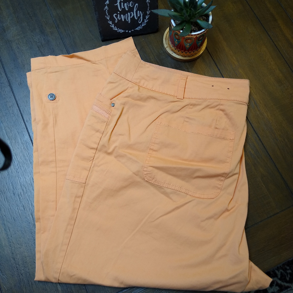 Avenue Peach Capris Pockets size 18 Plus Size Women's